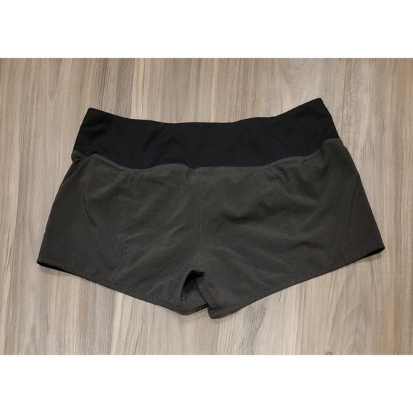 Brooks Shorts - Picture 5 of 7